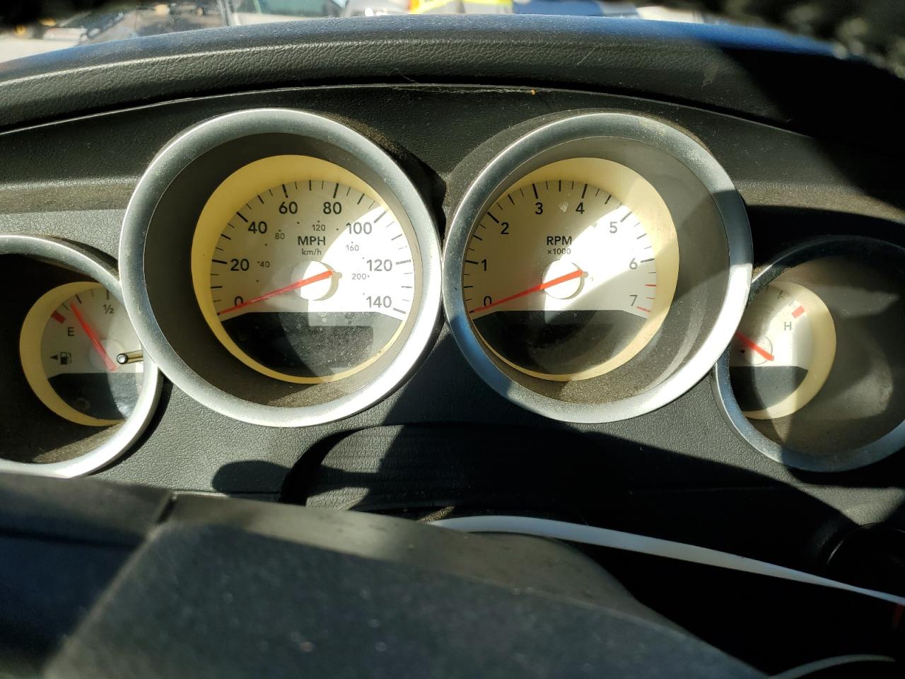 2007 Dodge Magnum - Image 9