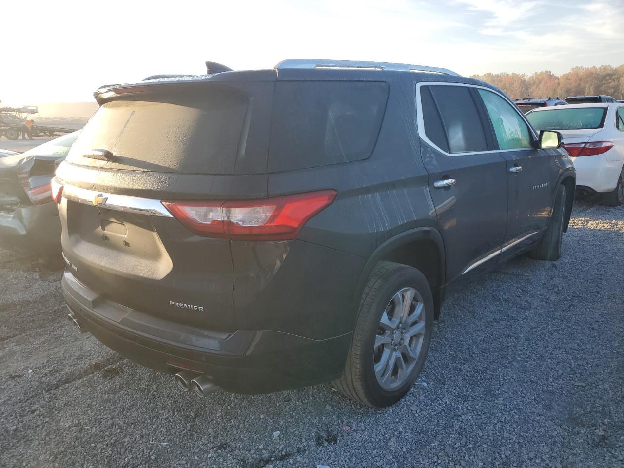 1GNEVKKW3LJ165423 2020 Chevrolet Traverse Premier