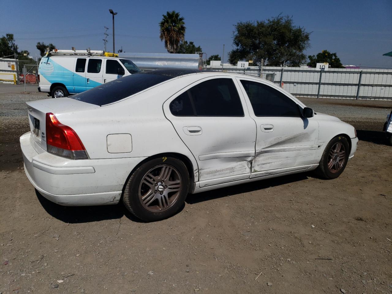 2005 Volvo S60 - Image 3