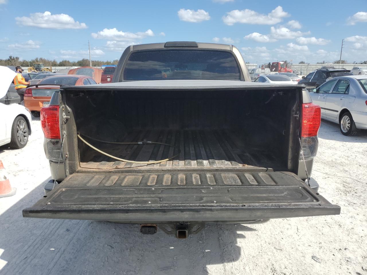 5TFDW5F19BX200110 2011 Toyota Tundra Crewmax Sr5