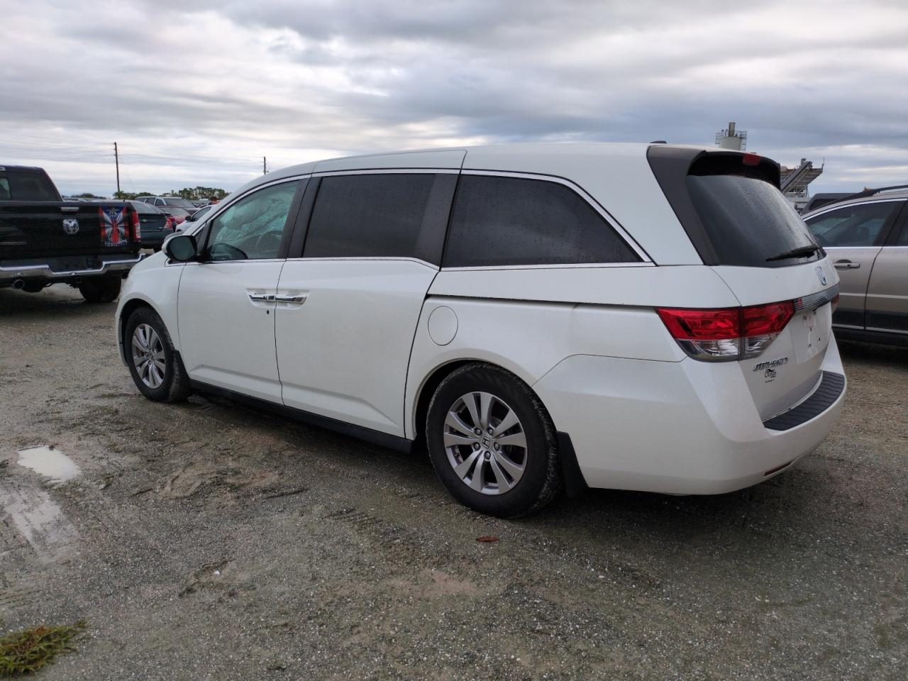 2014 Honda Odyssey - Image 2