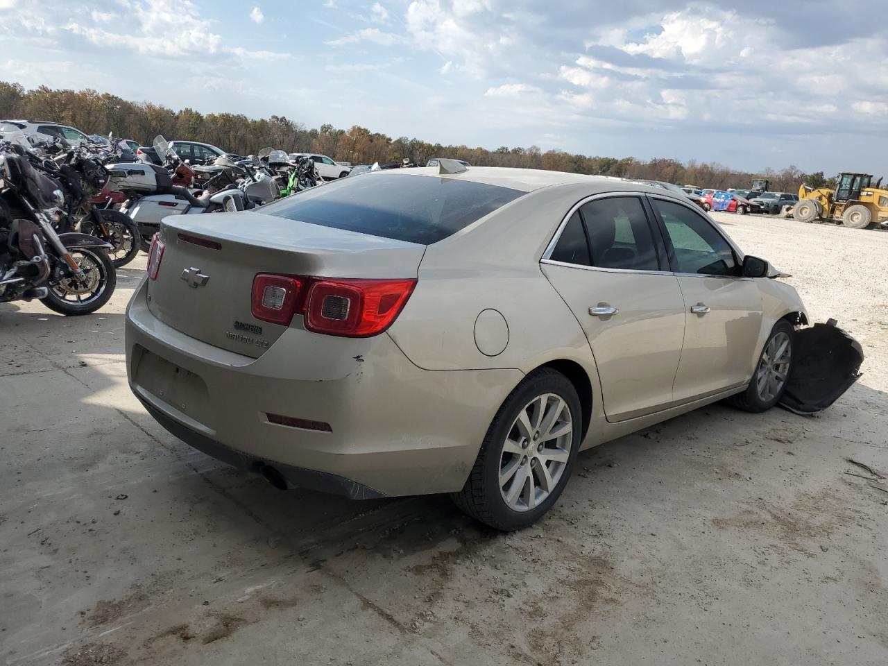 2016 Chevrolet Malibu - Image 3