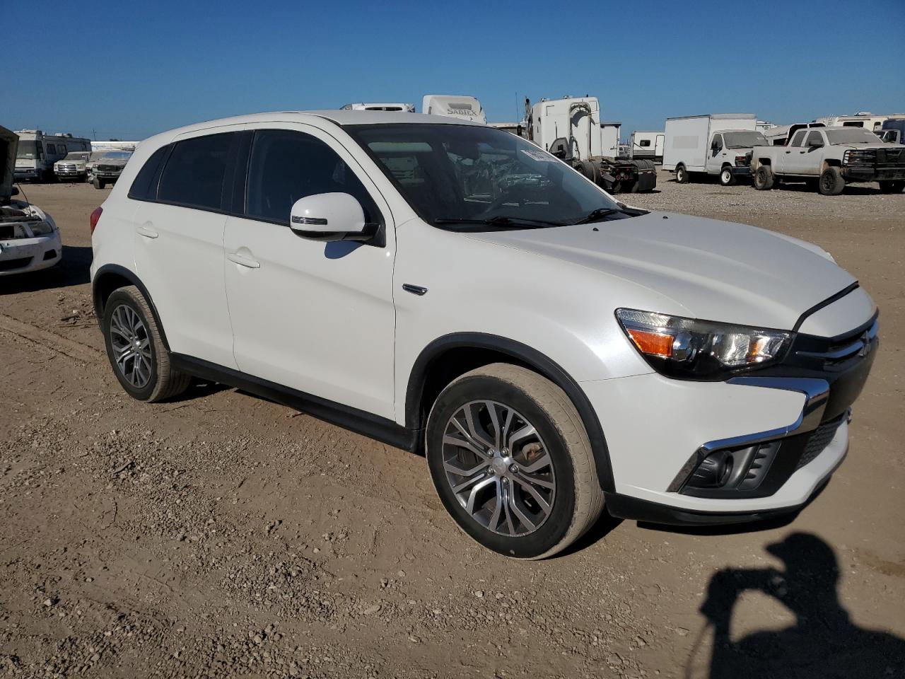 2018 Mitsubishi Outlander - Image 4