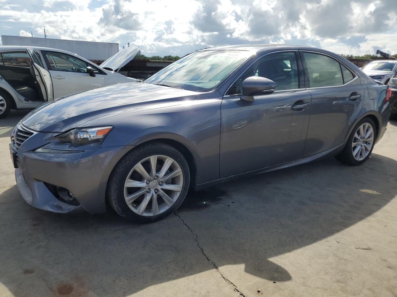 Lexus IS