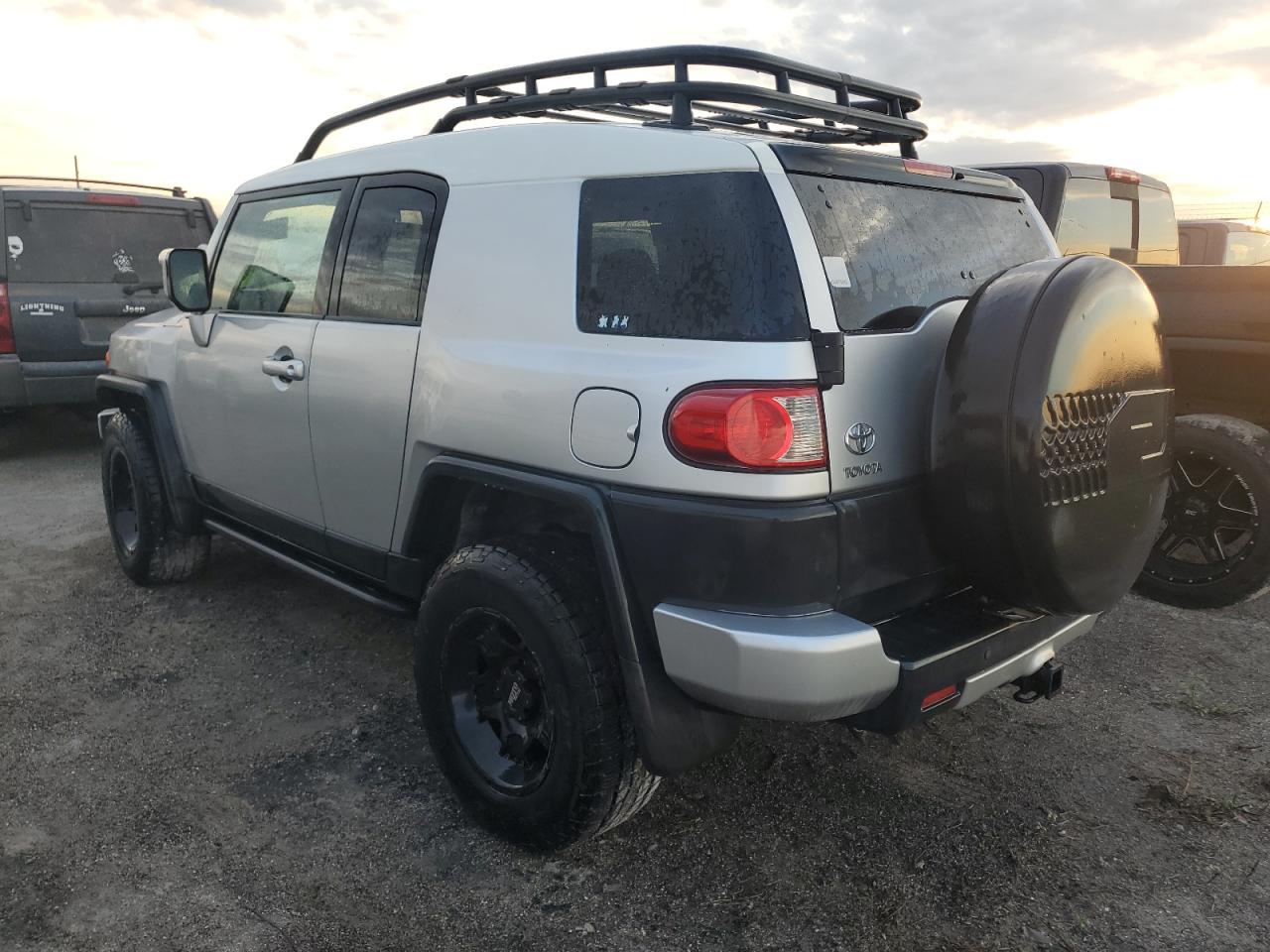 2007 Toyota FJ Cruiser - Image 2