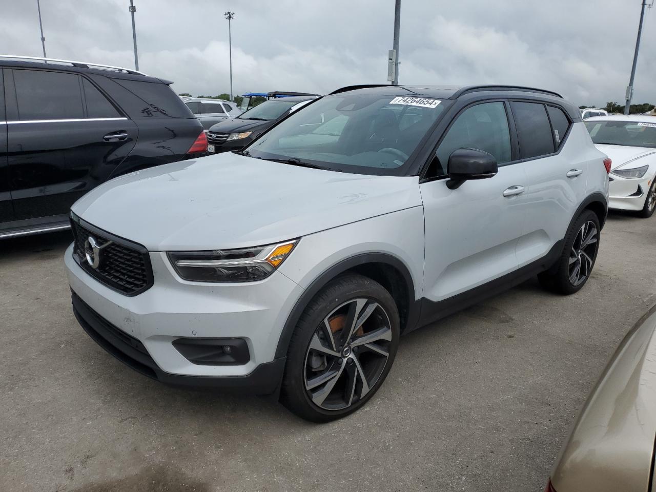 YV4162UM0N2756187 2022 VOLVO XC40 - Image 1