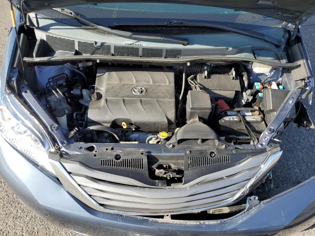 2014 Toyota Sienna - Image 12
