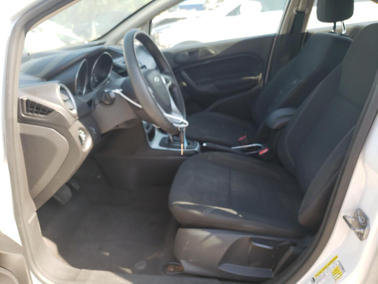 3FADP4EJ4JM126064 2018 Ford Fiesta Se