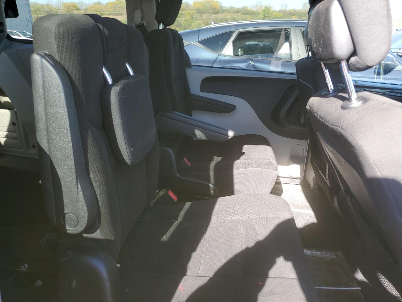 2019 Dodge Caravan - Image 11