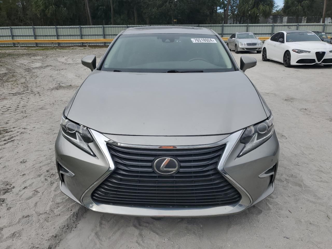 2017 Lexus ES - Image 5