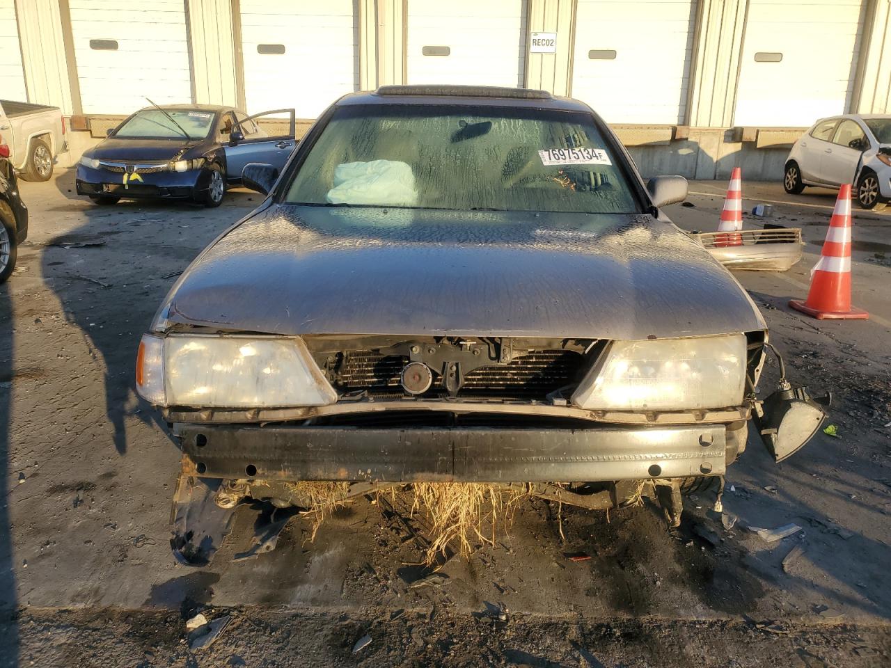 1999 Toyota Avalon - Image 5