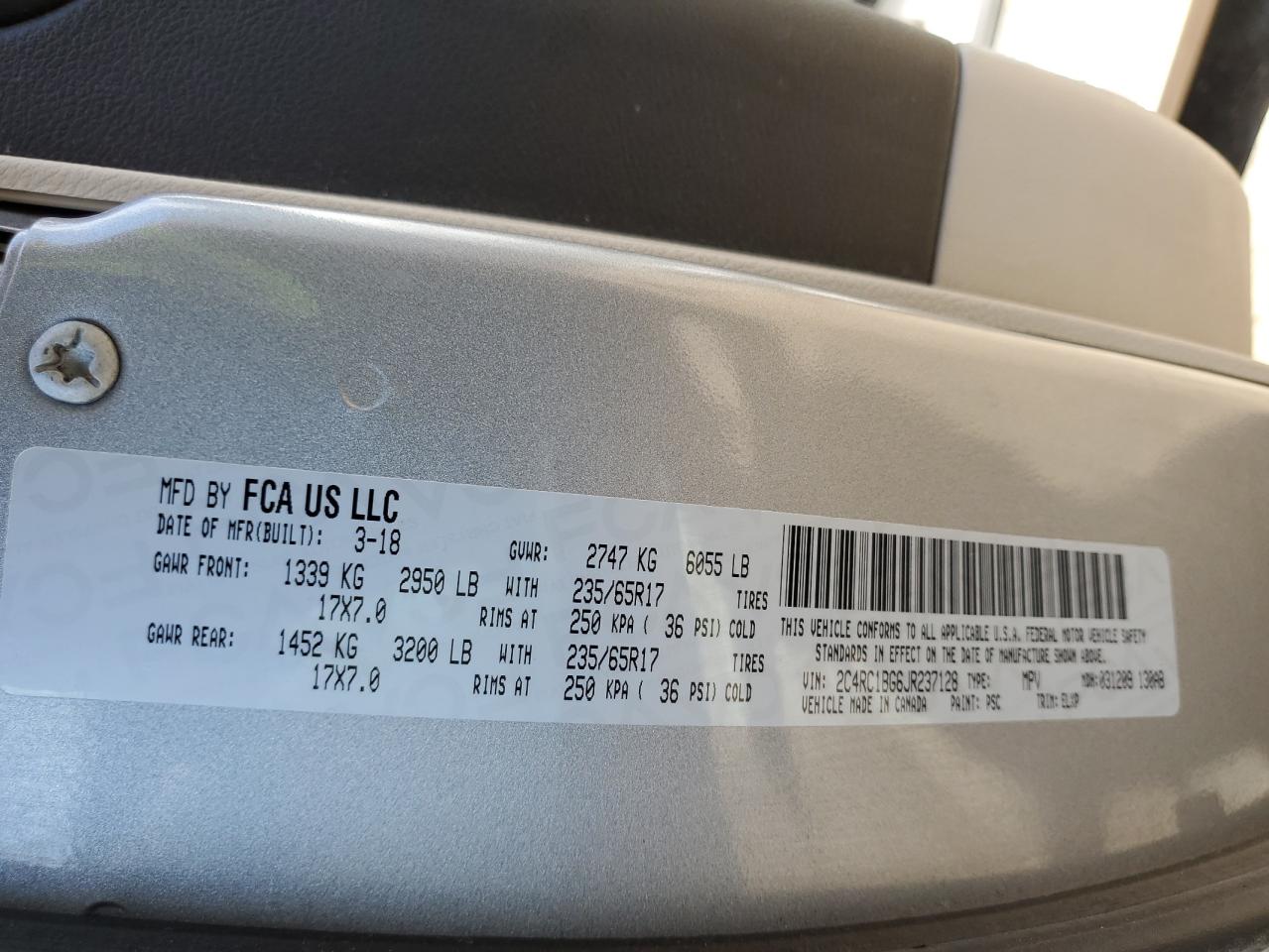 2018 Chrysler Pacifica - Image 16