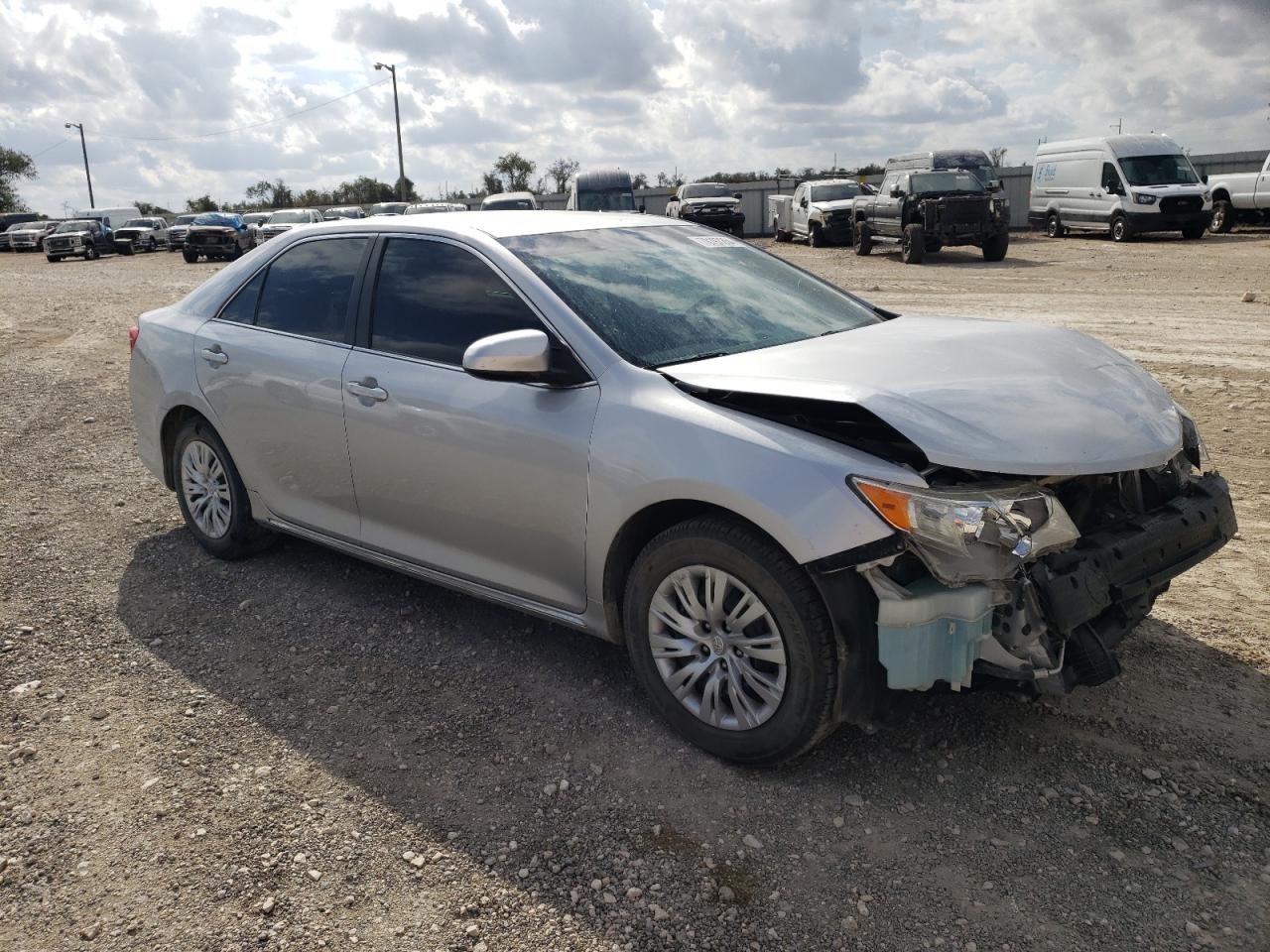 2014 Toyota Camry - Image 4