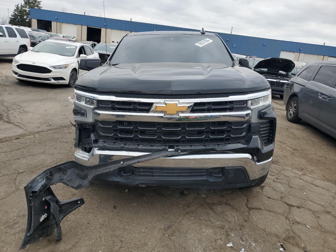 2022 Chevrolet Silverado - Image 5