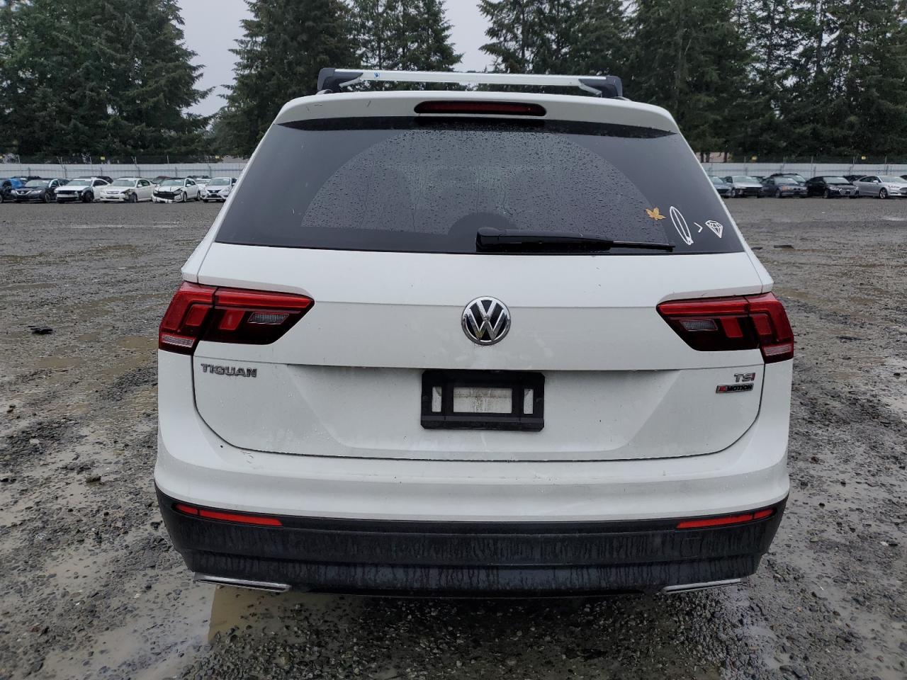 2018 Volkswagen Tiguan - Image 6