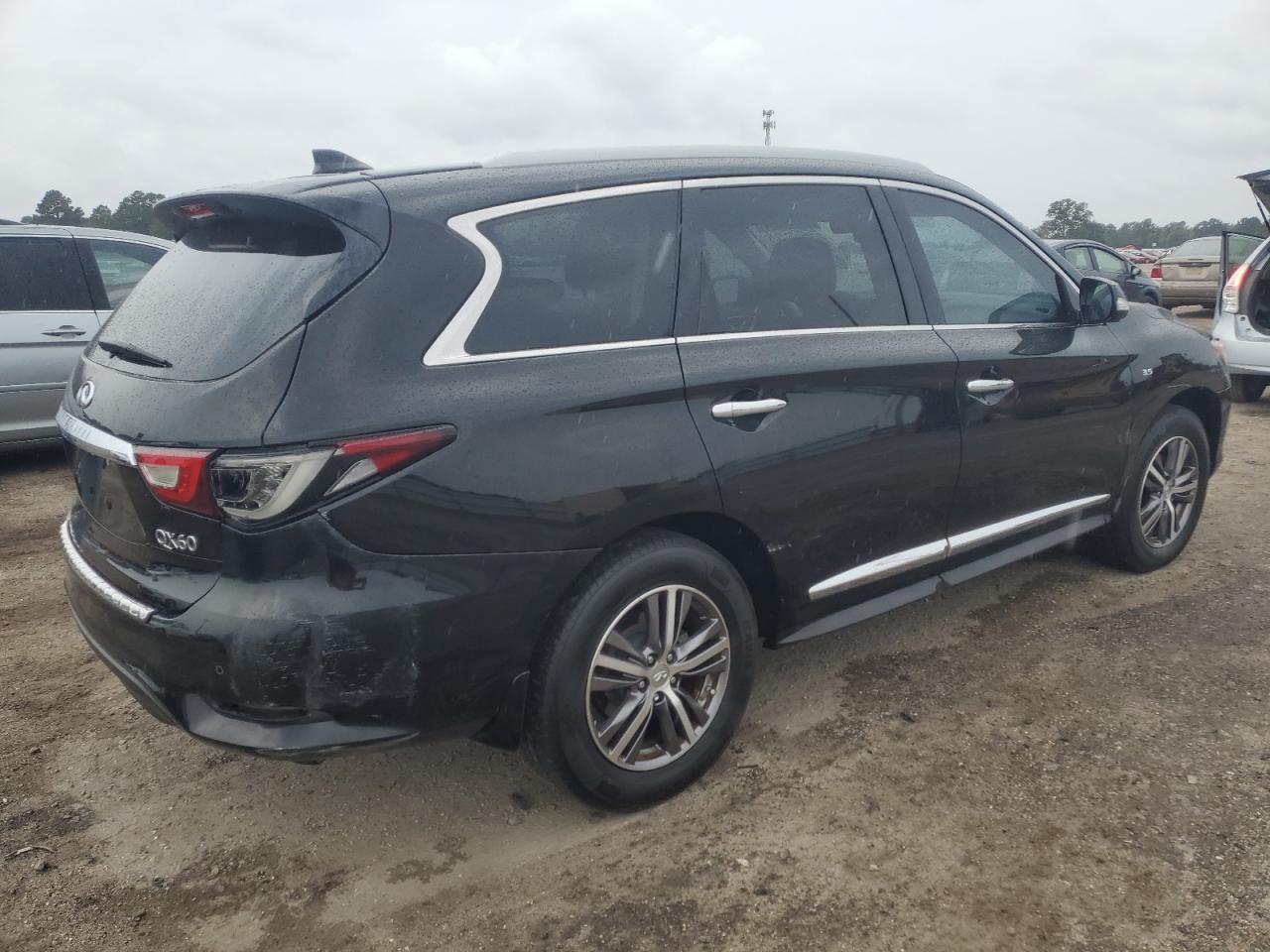 2017 Infiniti QX60 - Image 3