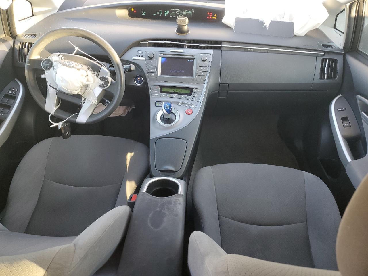 2015 Toyota Prius - Image 8