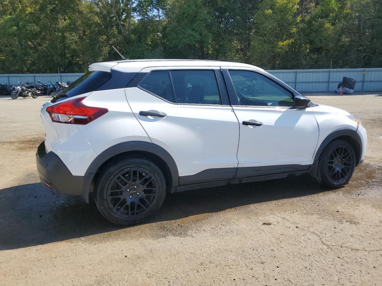 2020 Nissan Kicks - Image 3