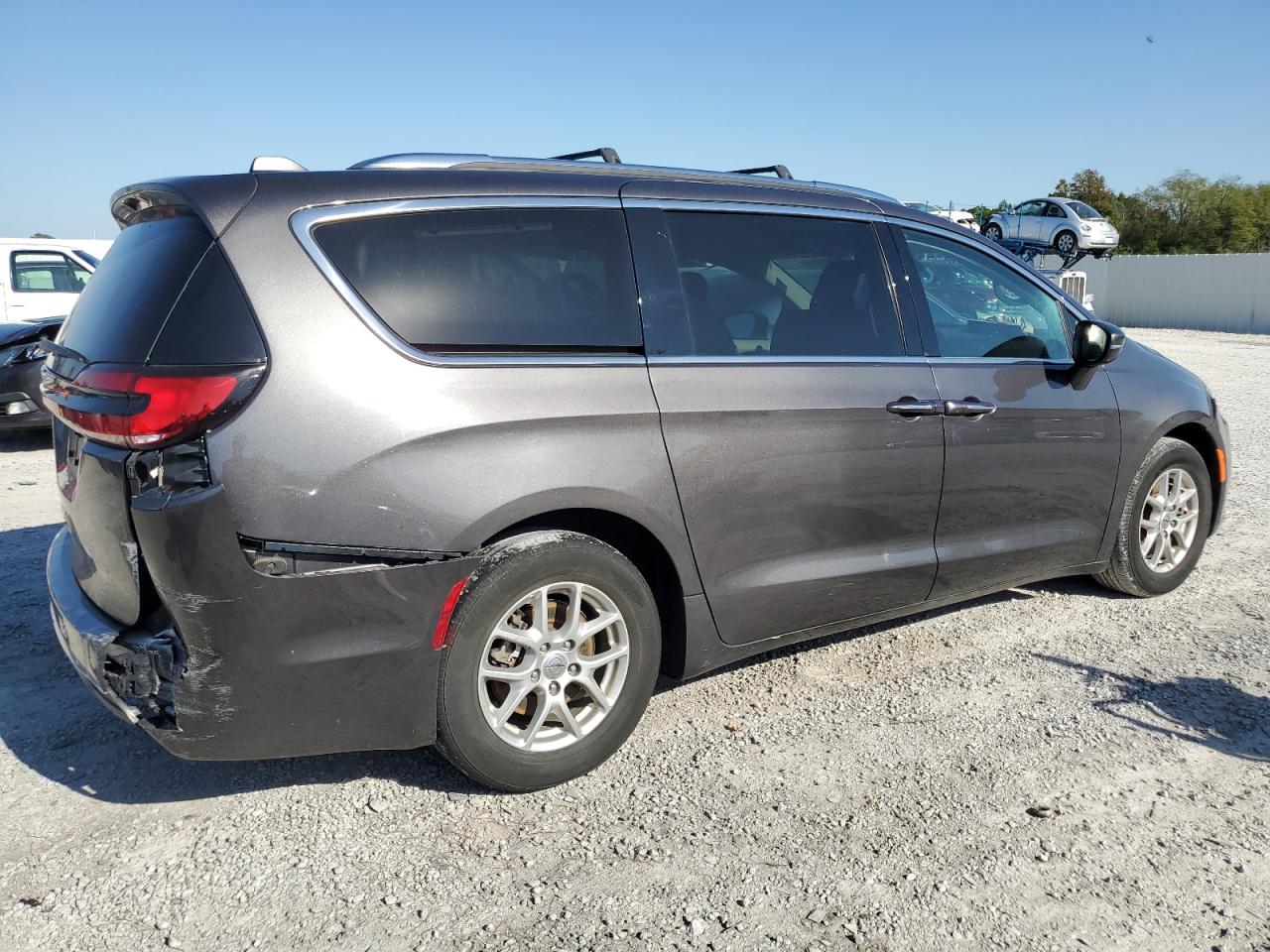 2021 Chrysler Pacifica - Image 3