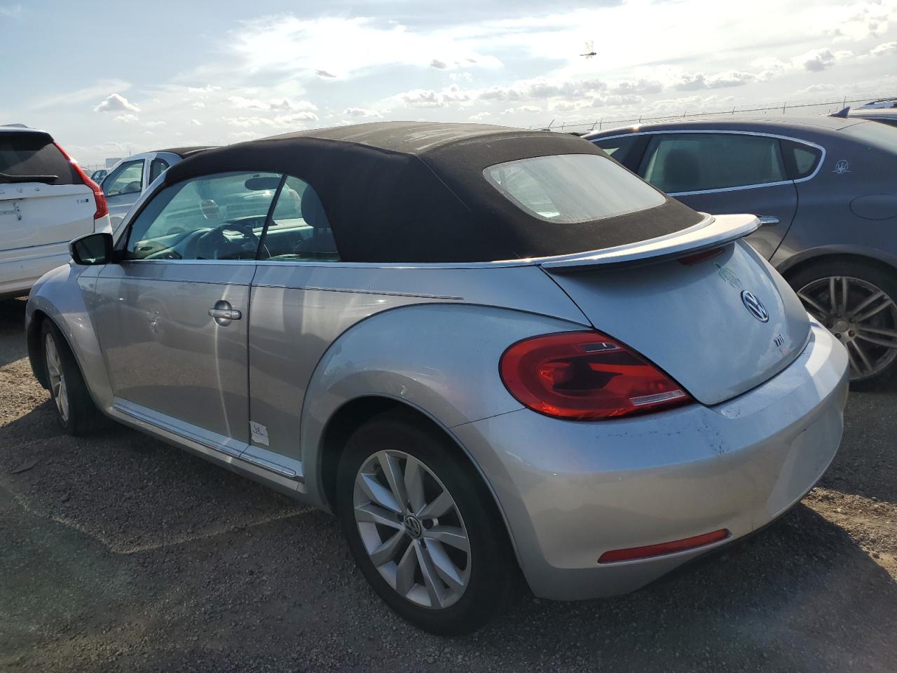 2014 Volkswagen Beetle - Image 2