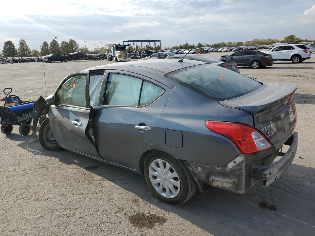 VIN 3N1CN7AP9KL862449 2019 NISSAN VERSA no.2