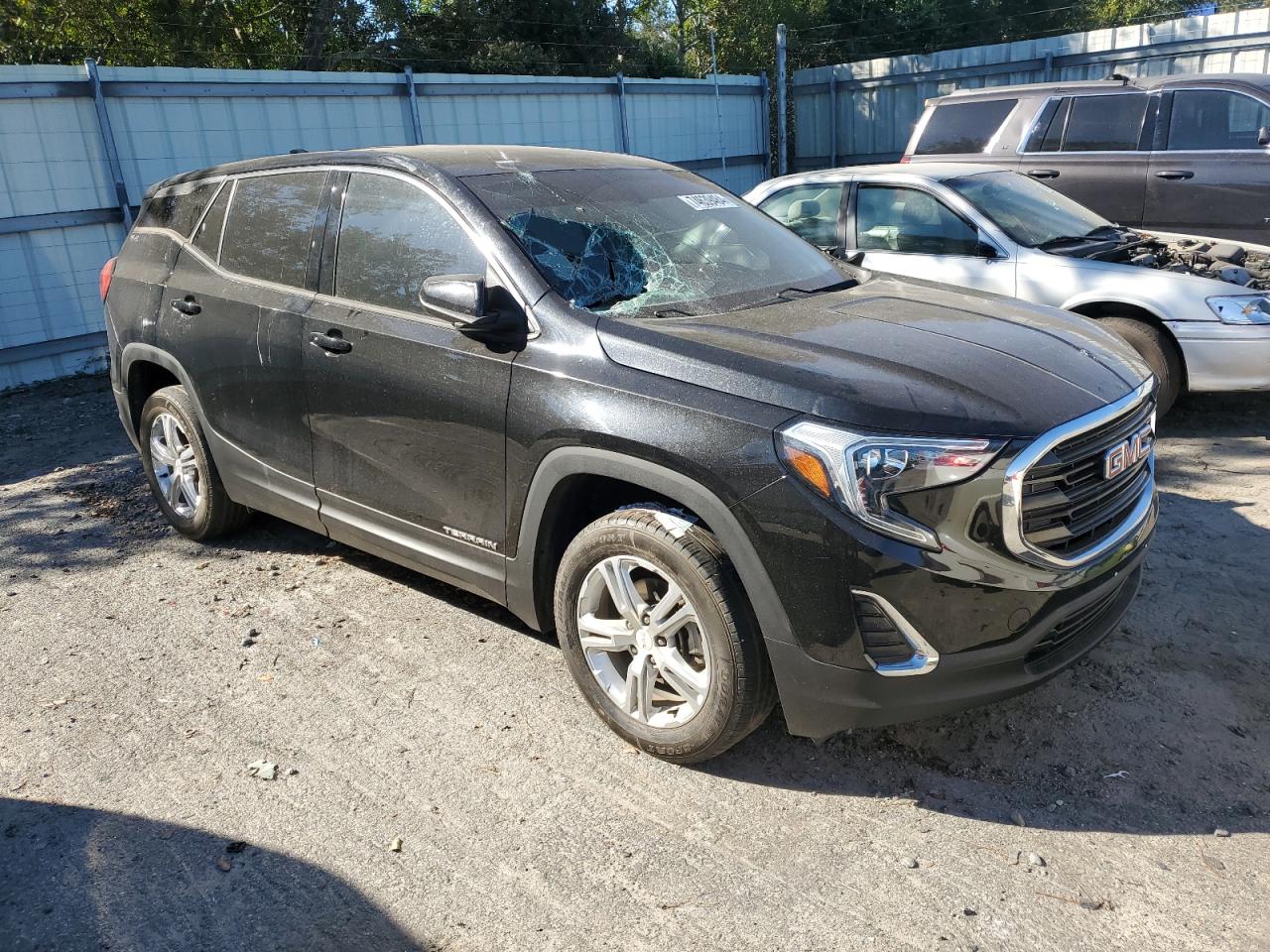 2018 GMC Terrain - Image 4