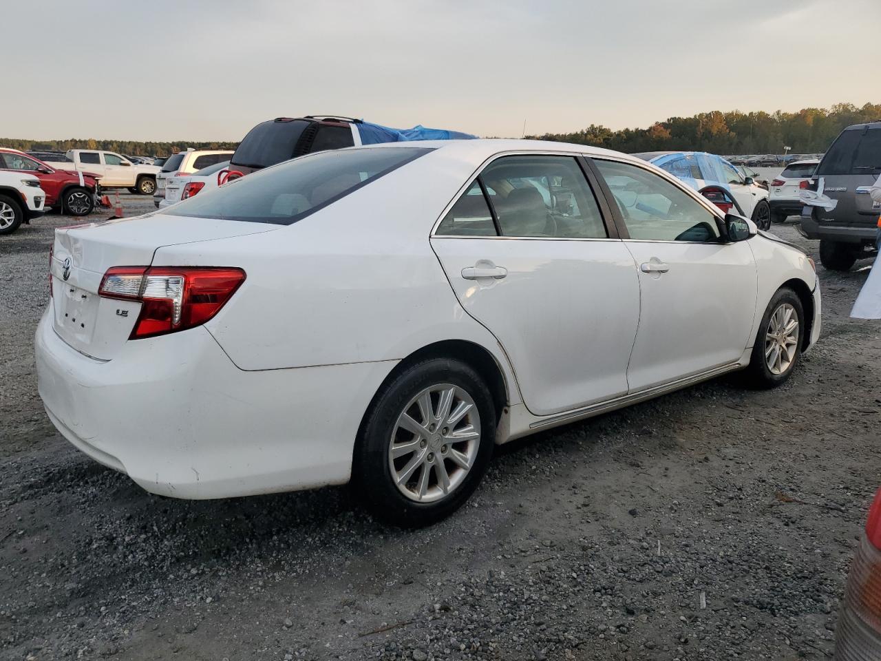 2014 Toyota Camry - Image 3