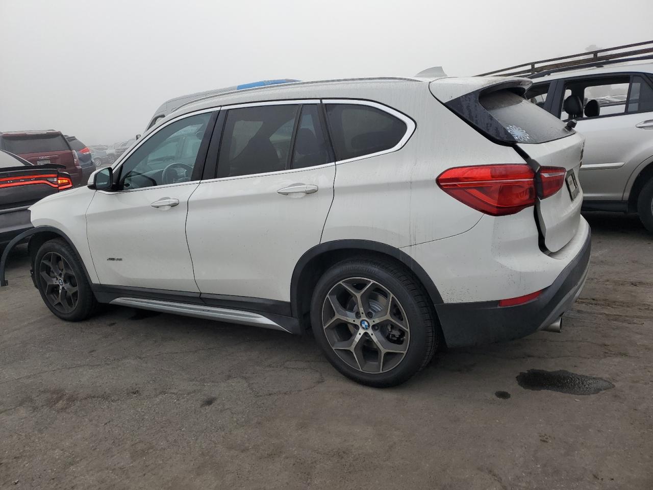 VIN WBXHT3C37J5L25642 2018 BMW X1 no.2