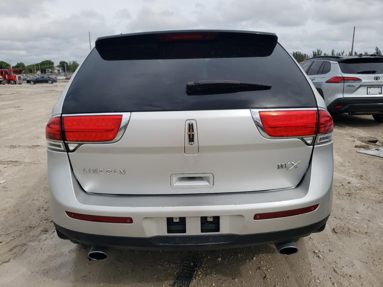 2LMDJ6JK9BBJ33214 2011 Lincoln Mkx