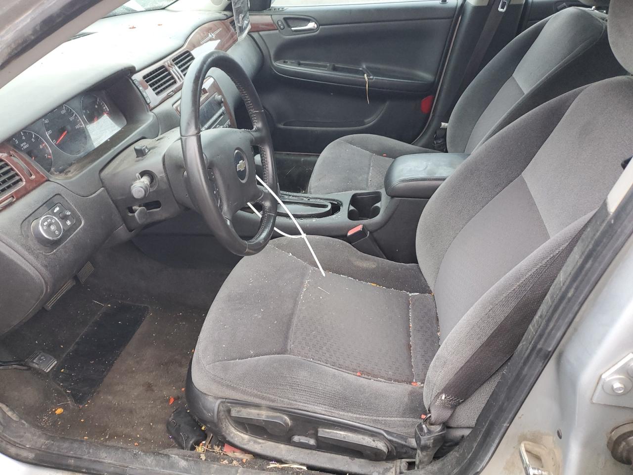 2010 Chevrolet Impala - Image 7