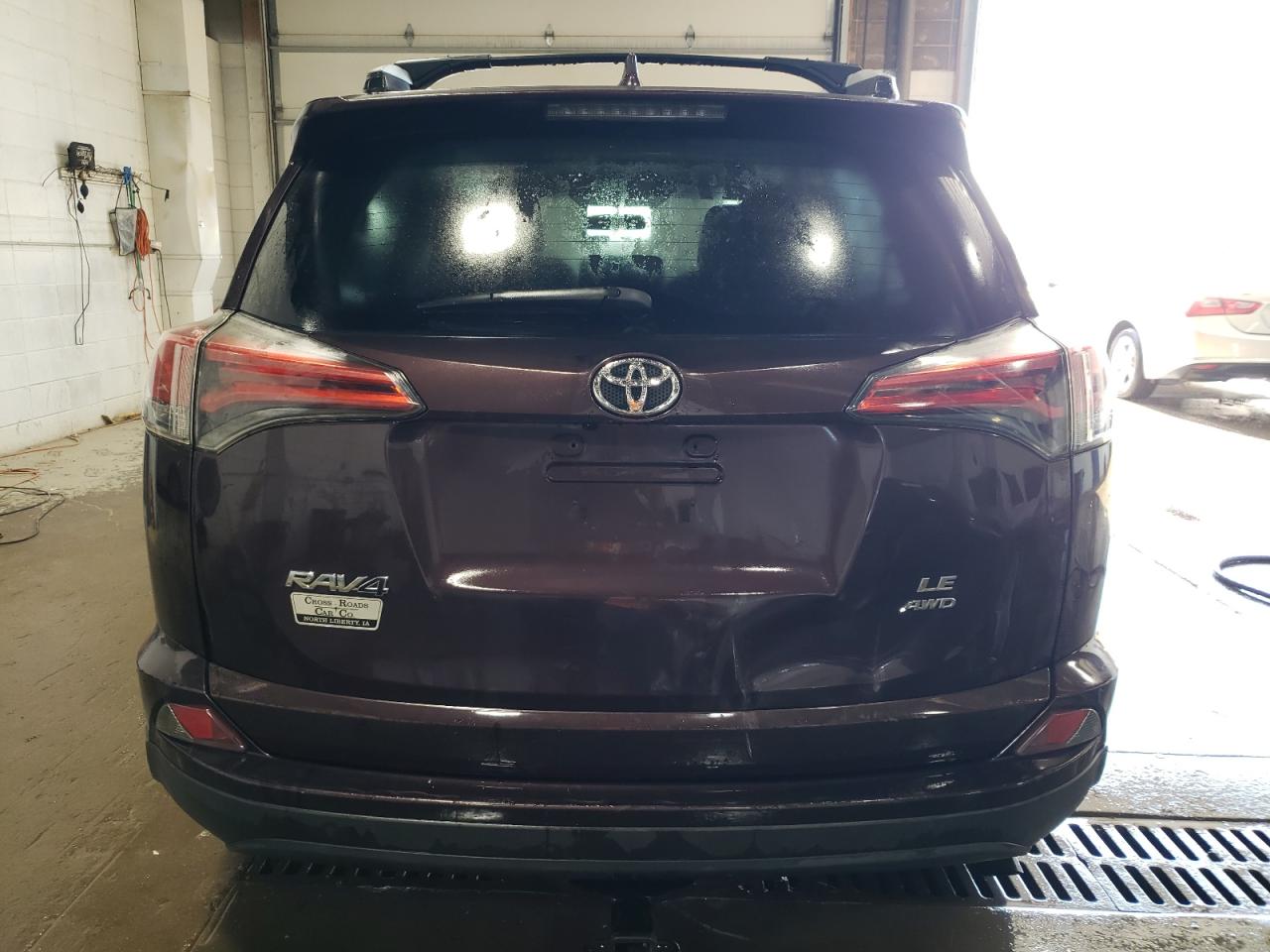 2T3BFREVXGW506893 2016 Toyota Rav4 Le