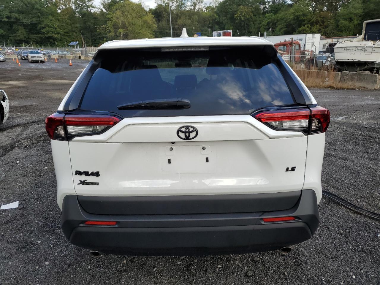 2024 Toyota RAV 4 - Image 6
