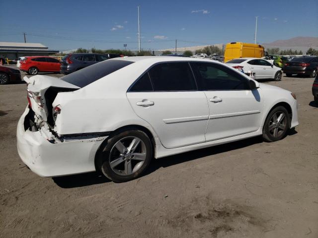 Седани TOYOTA CAMRY 2014 Білий