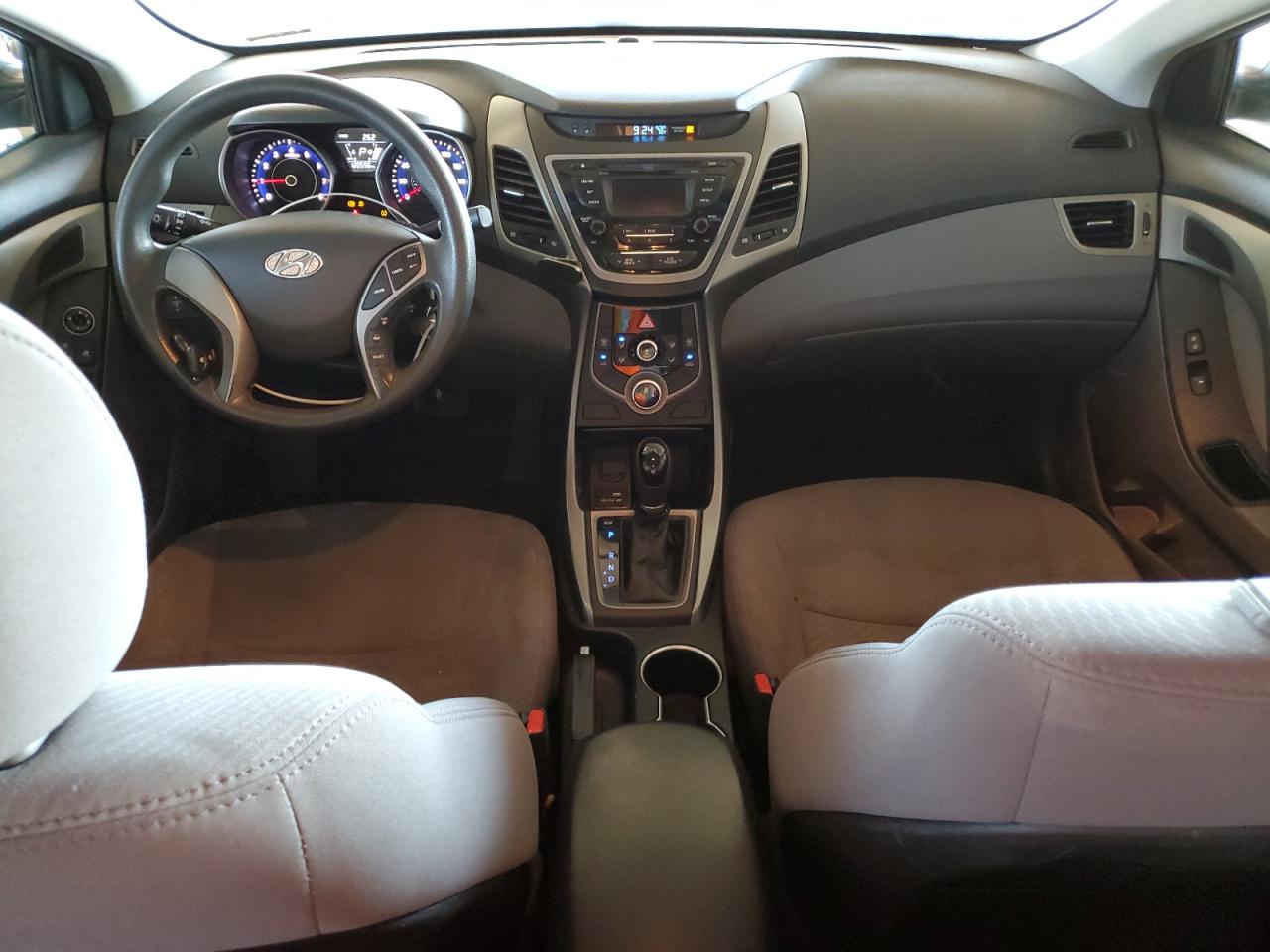 2015 Hyundai Elantra - Image 8