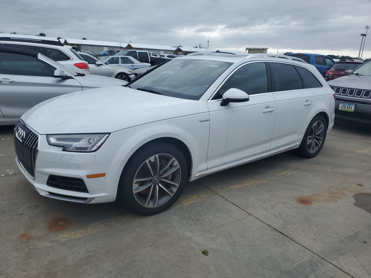 WA18NAF47HA163085 2017 AUDI A4 - Image 1