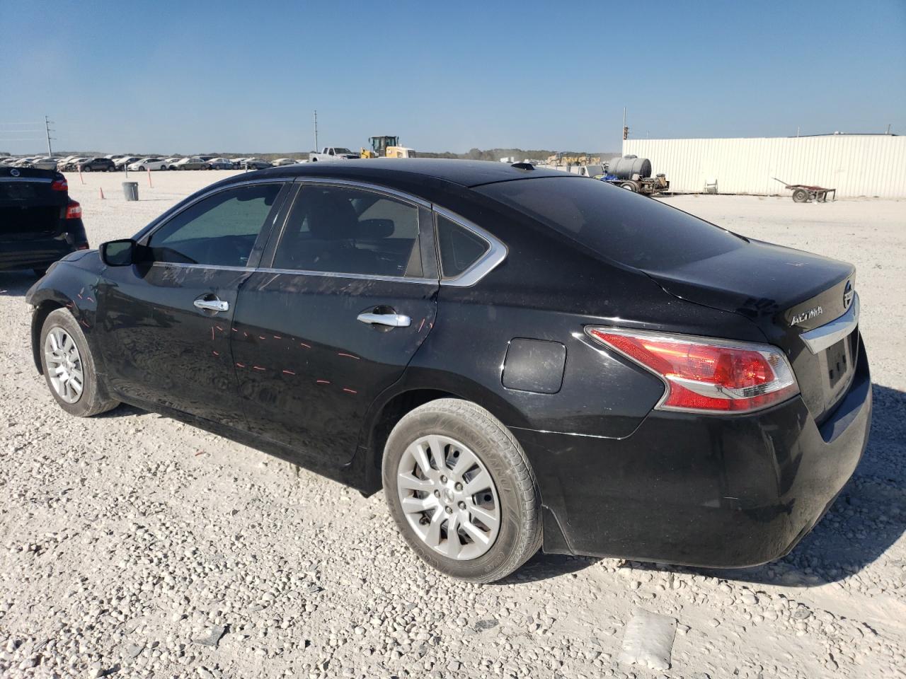 2015 Nissan Altima - Image 2