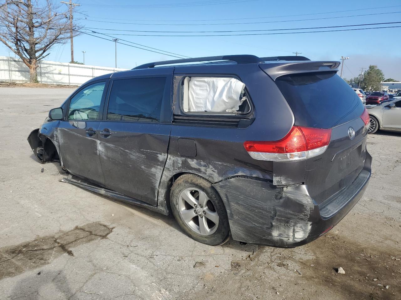 2012 Toyota Sienna - Image 2