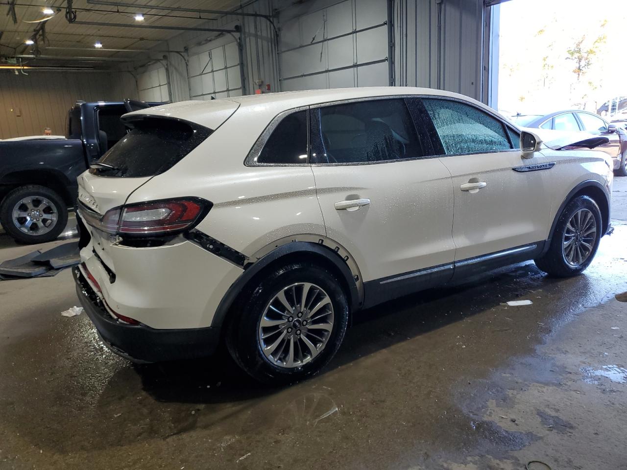 2019 Lincoln Nautilus - Image 3