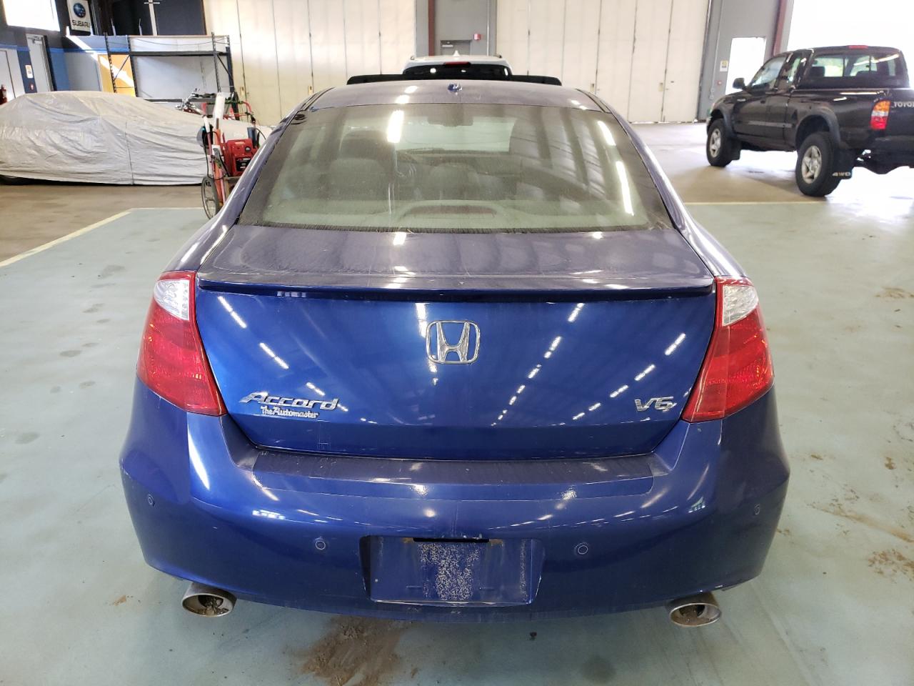 1HGCS2B83AA002375 2010 Honda Accord Exl