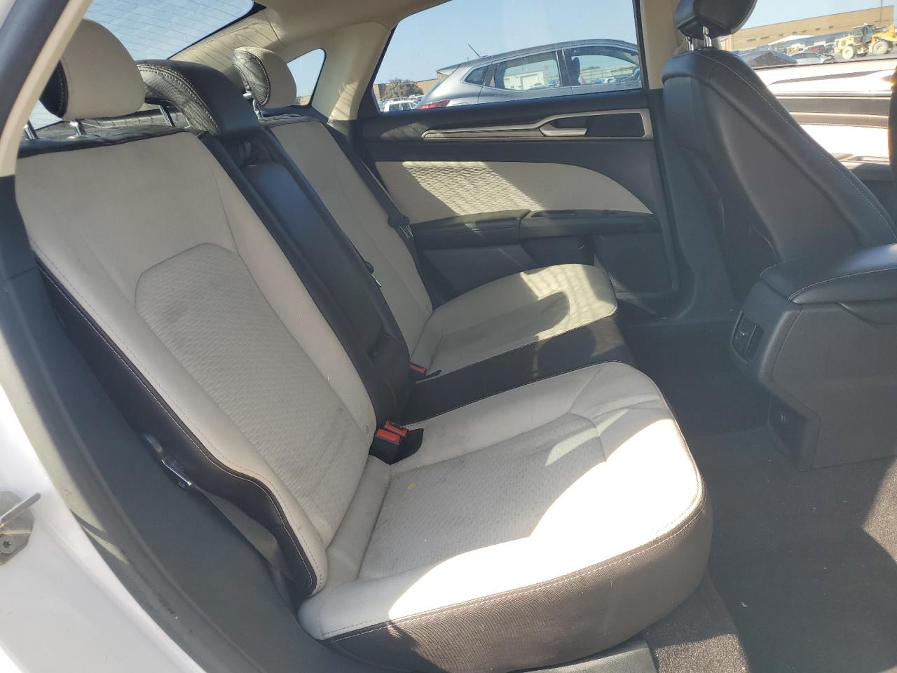 2020 Ford Fusion - Image 10