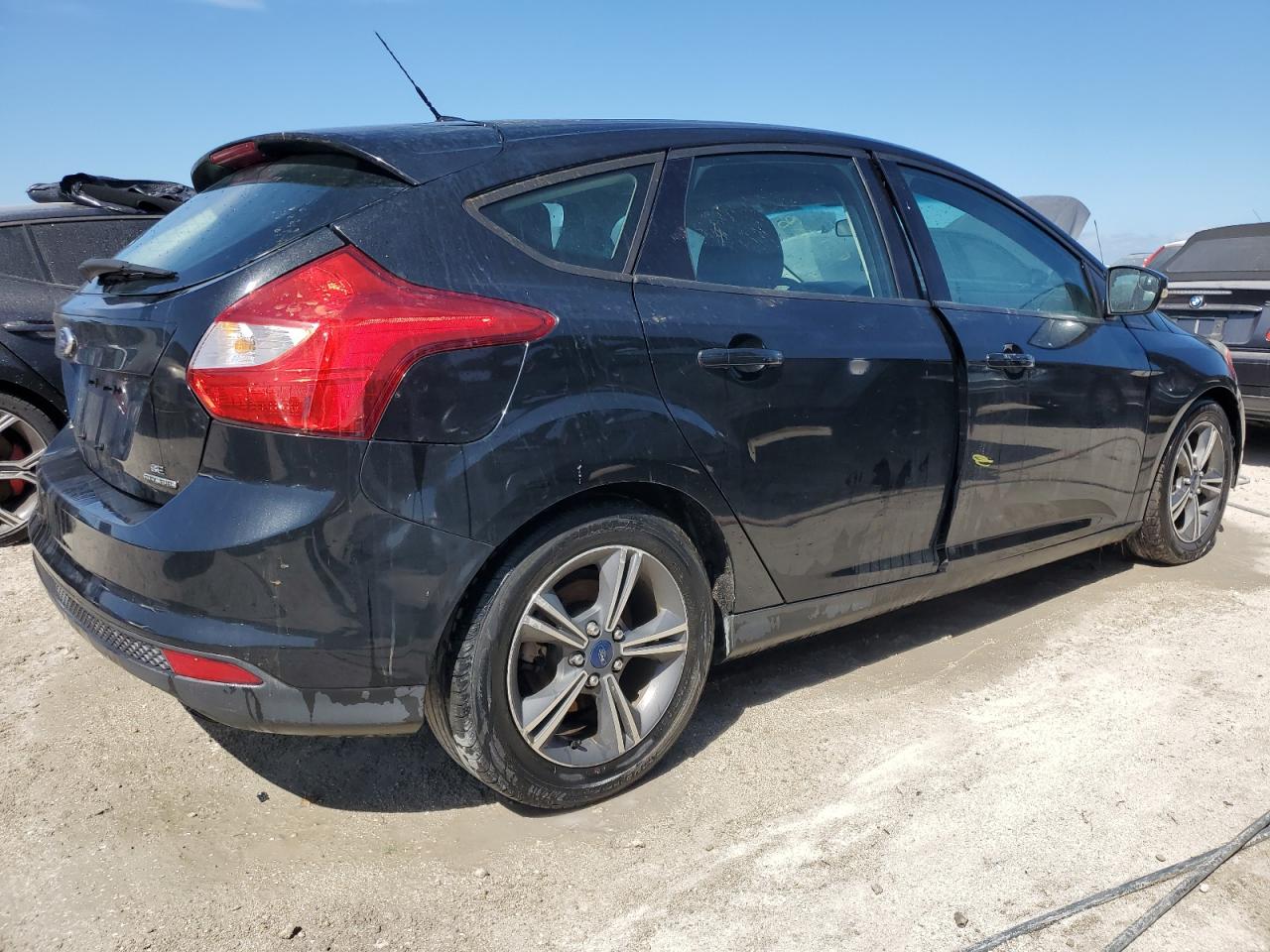 VIN 1FADP3K24EL353690 2014 FORD FOCUS no.3