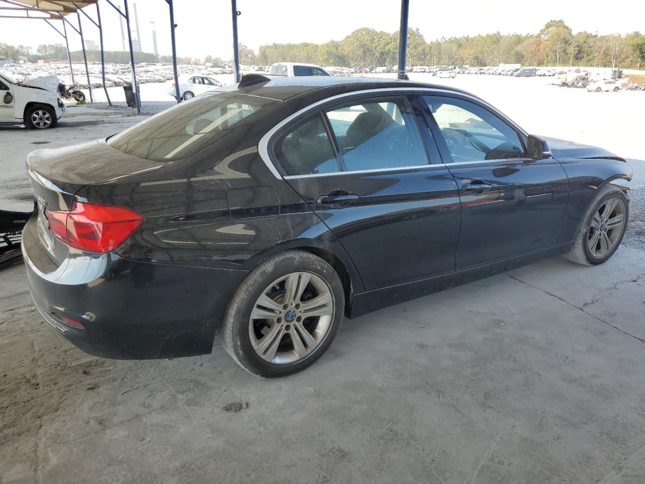 VIN WBA8B9C3XHK885392 2017 BMW 3 SERIES no.3