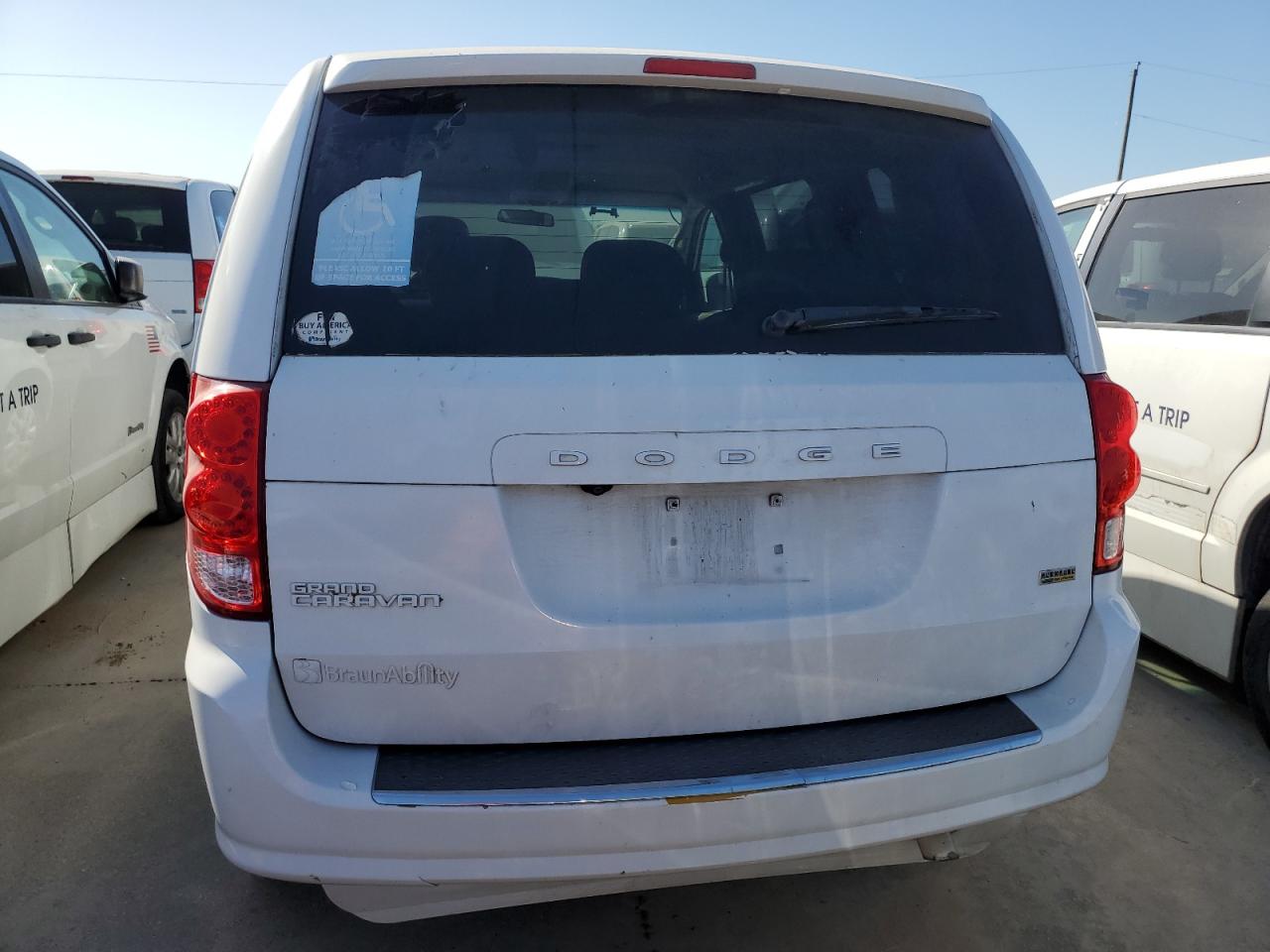 2017 Dodge Caravan - Image 6