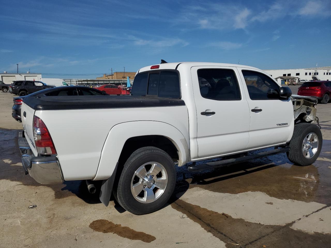 2015 Toyota Tacoma - Image 3