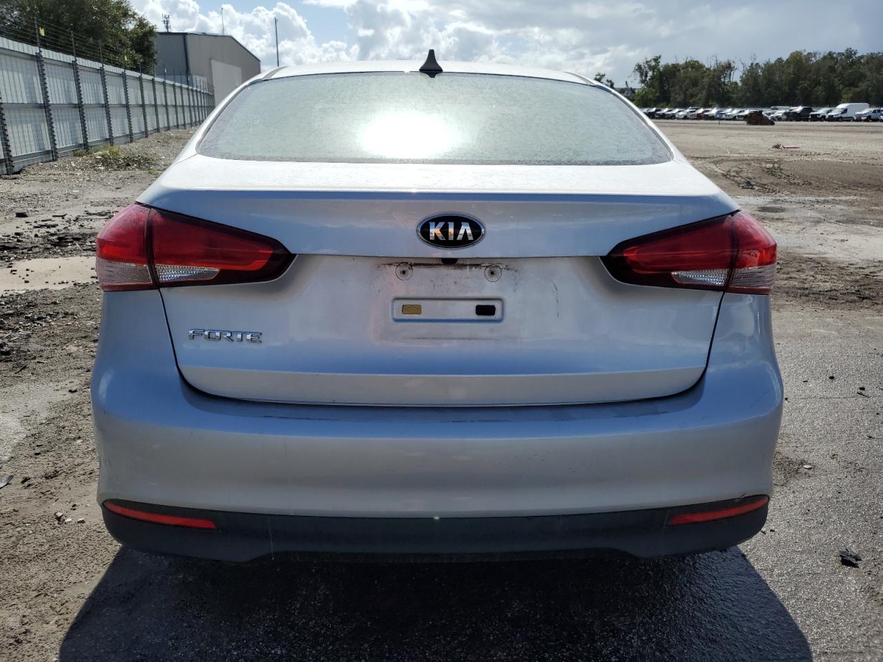 2017 Kia Forte Lx VIN: 3KPFL4A77HE108817 Lot: 76965494