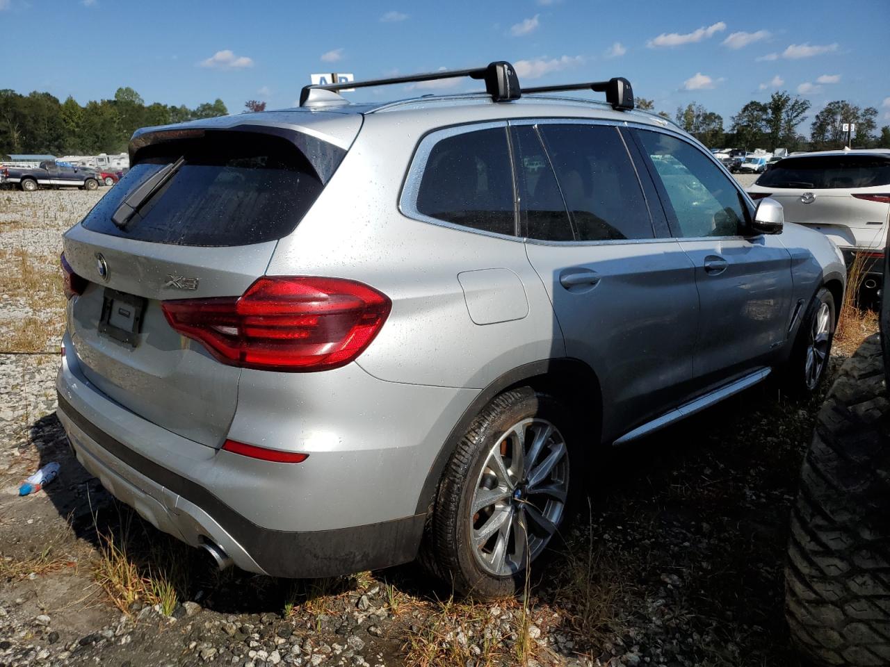 VIN 5UXTR9C5XJLD62241 2018 BMW X3 no.3