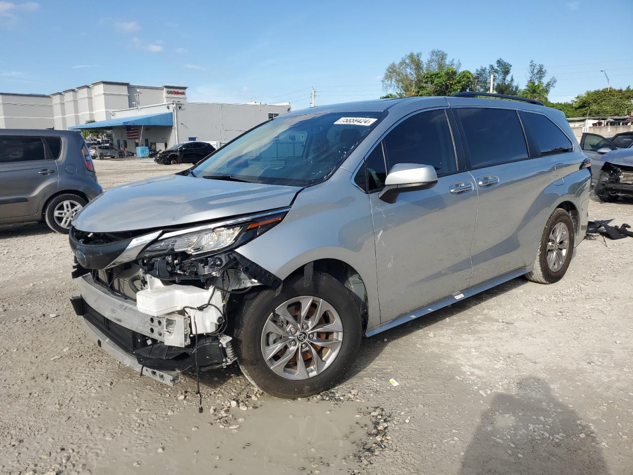 5TDYRKECXNS116933 2022 Toyota Sienna Xle