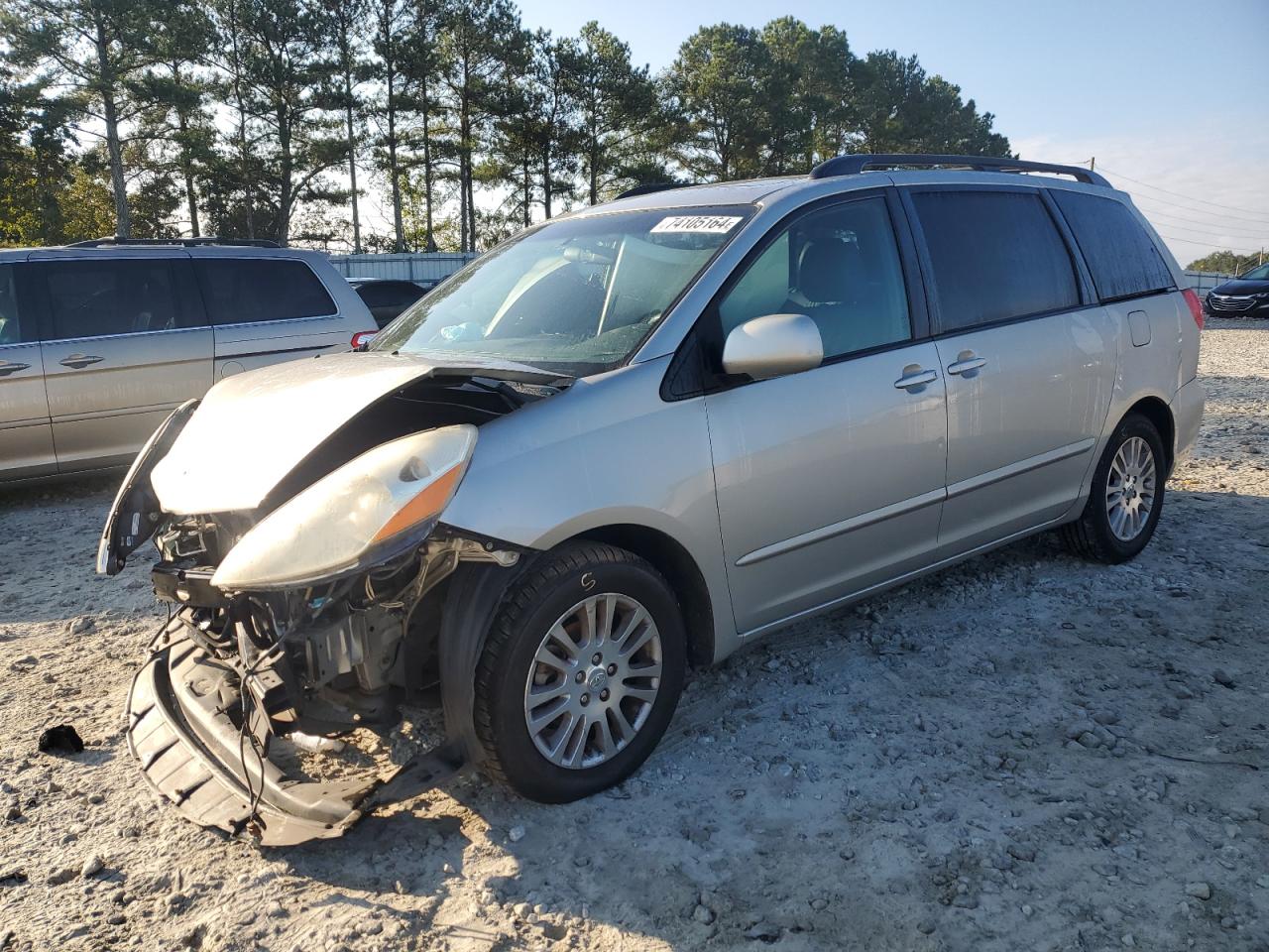 2010 Toyota Sienna - Image 1