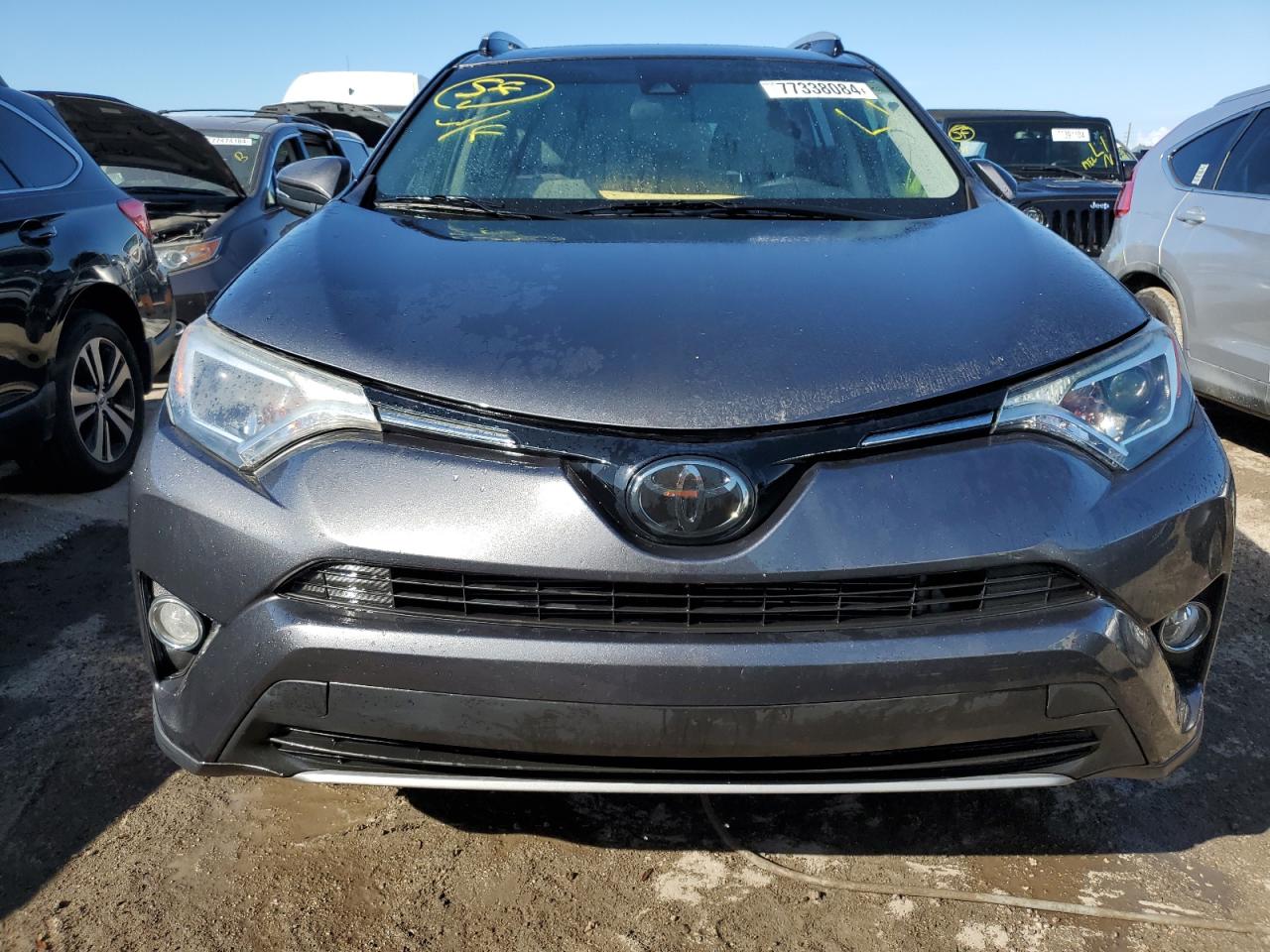 2018 Toyota RAV 4 - Image 5