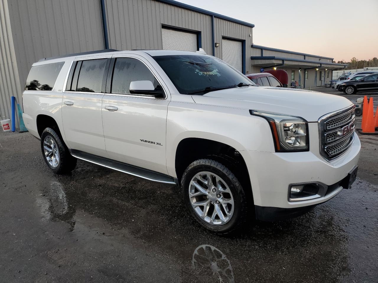 2016 GMC Yukon Xl C1500 Slt VIN: 1GKS1GKC7GR211051 Lot: 75802634